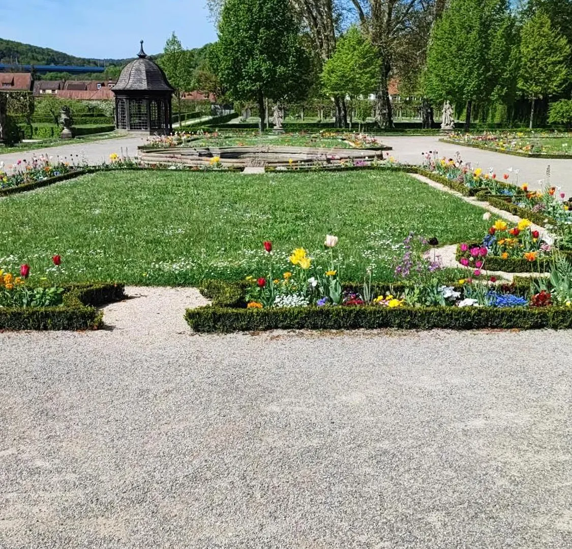 Διαμέρισμα Monteurwohnung Bei Wuerzburg Bis 6 Personen Mit Gratis Parklaetzen Und Grill Und Wlan 3X Schlafzimmer Und Grill Veitshöchheim